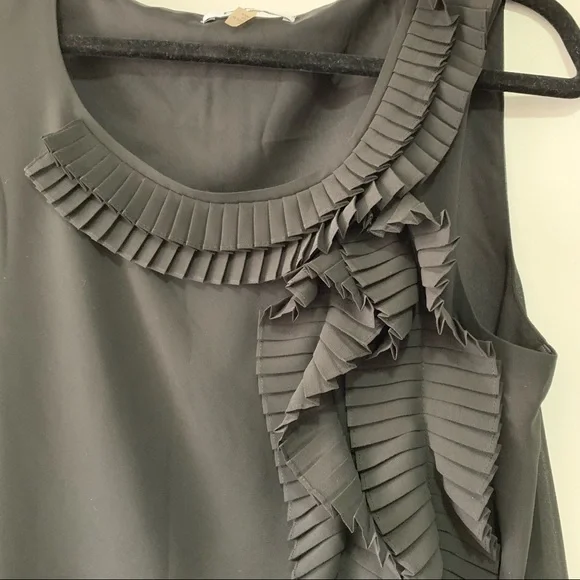 DKNY Ruffle Top - Picture 3 of 8